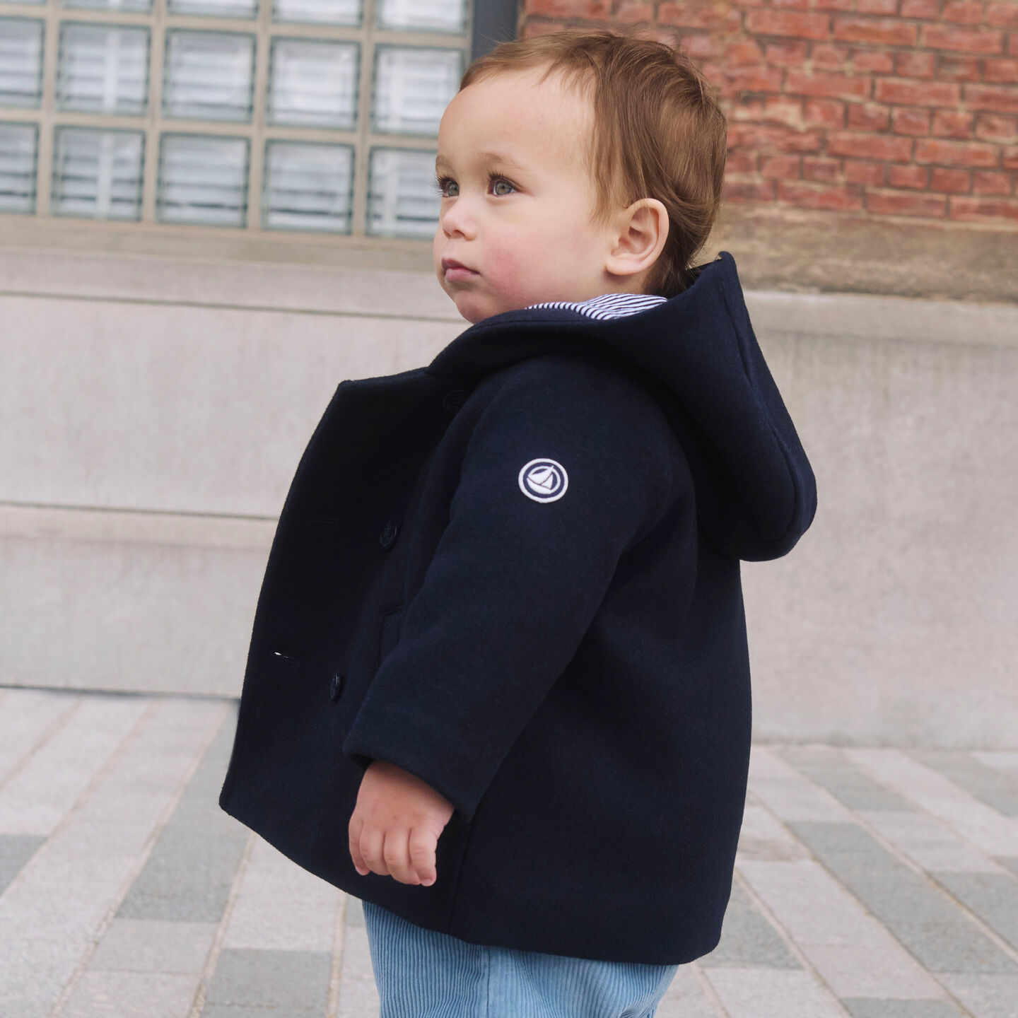 <p class="text-component">Coats & pullovers</p>