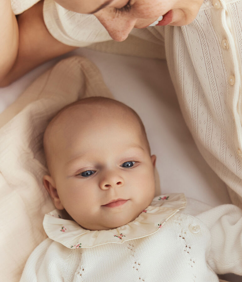 Babies' 2-piece set in wool and cotton with a flower-patterned ruff white