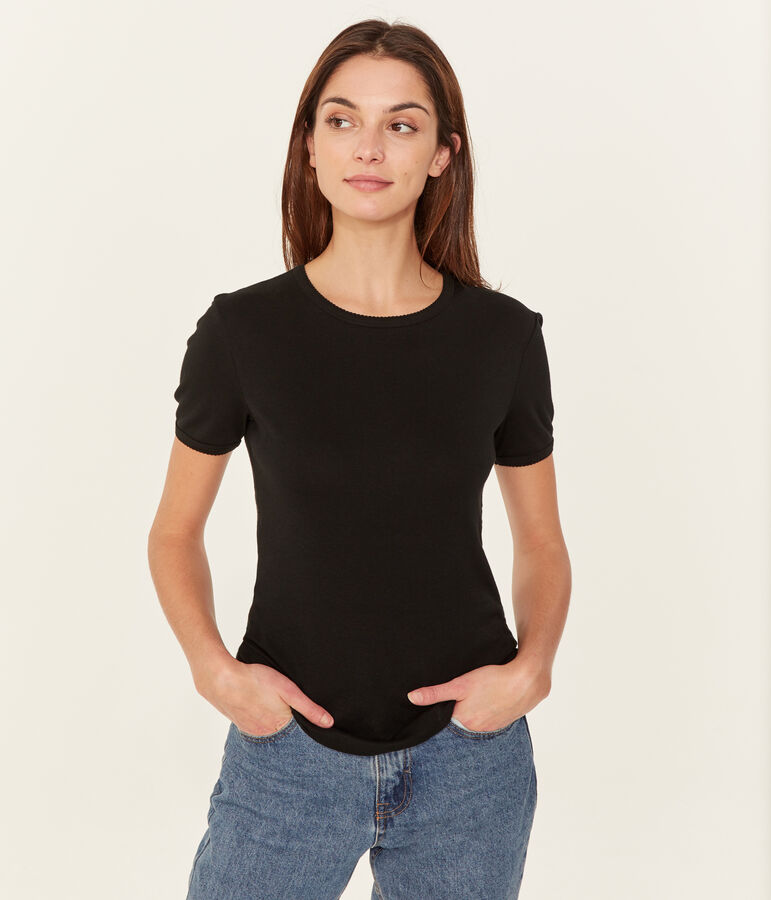Women's short-sleeved plain t-shirt black