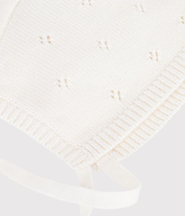 Bonnet b&eacute;b&eacute; en tricot ajour&eacute;e white