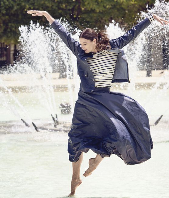 Marinière femme décolletée dans le dos. Petit bateau x Marie-Agnès Gillot COQUILLE beige/SMOKING blue