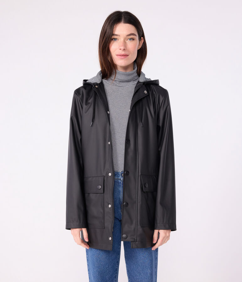 Iconic raincoat for men or women black