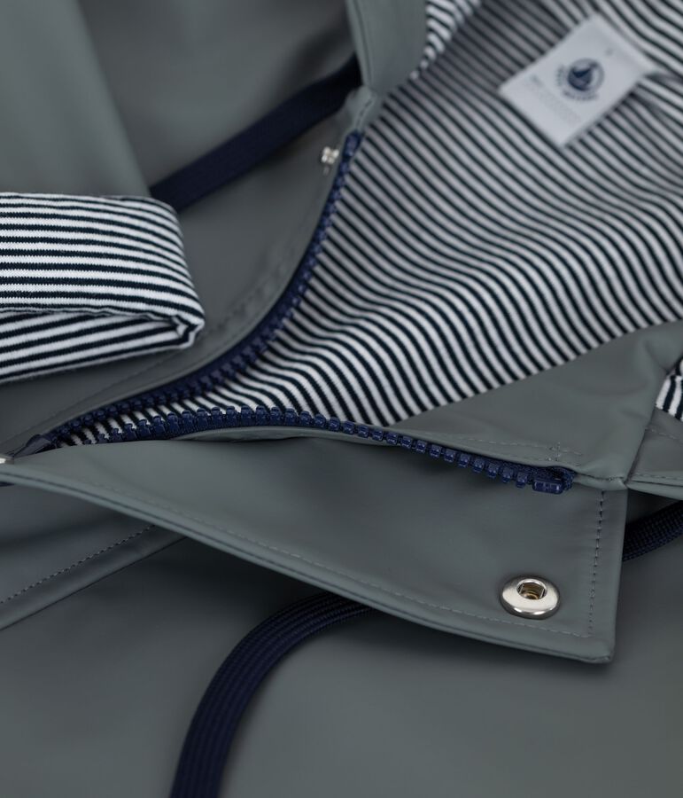 Iconic raincoat for men or women THUYA green