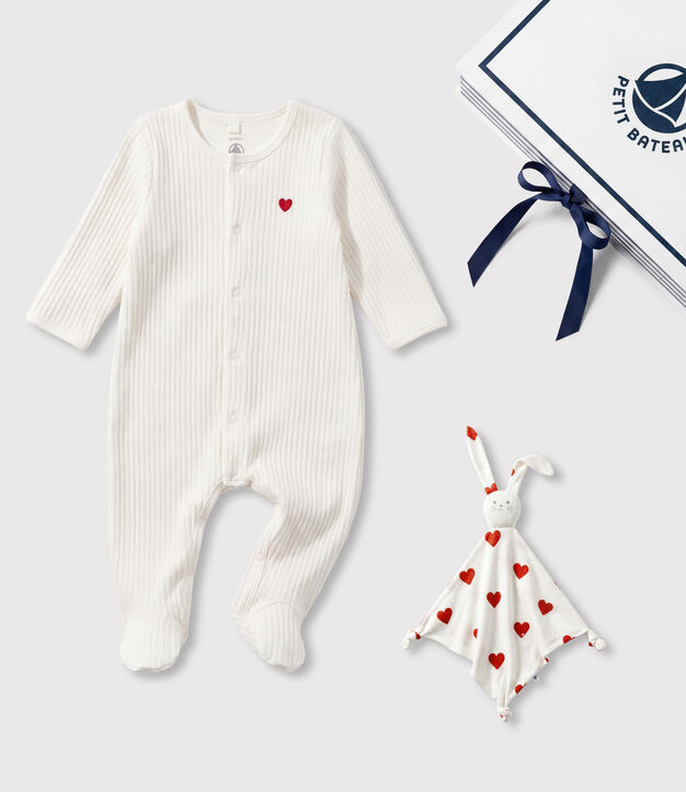 The outfit to gift