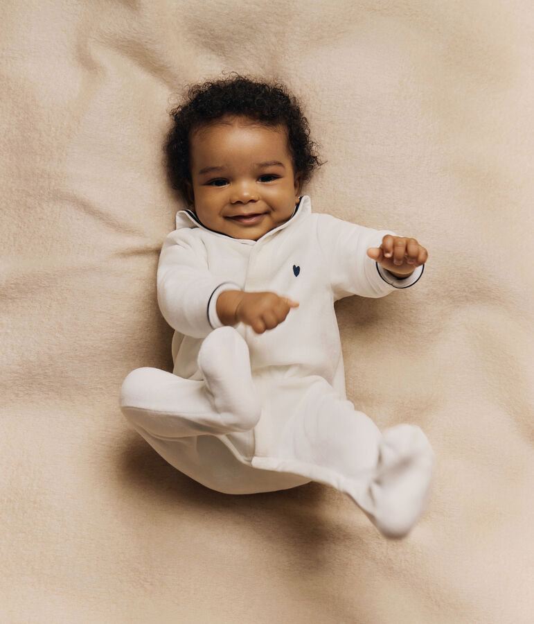 Babies' velour pyjama suit with a sailor collar MARSHMALLOW white