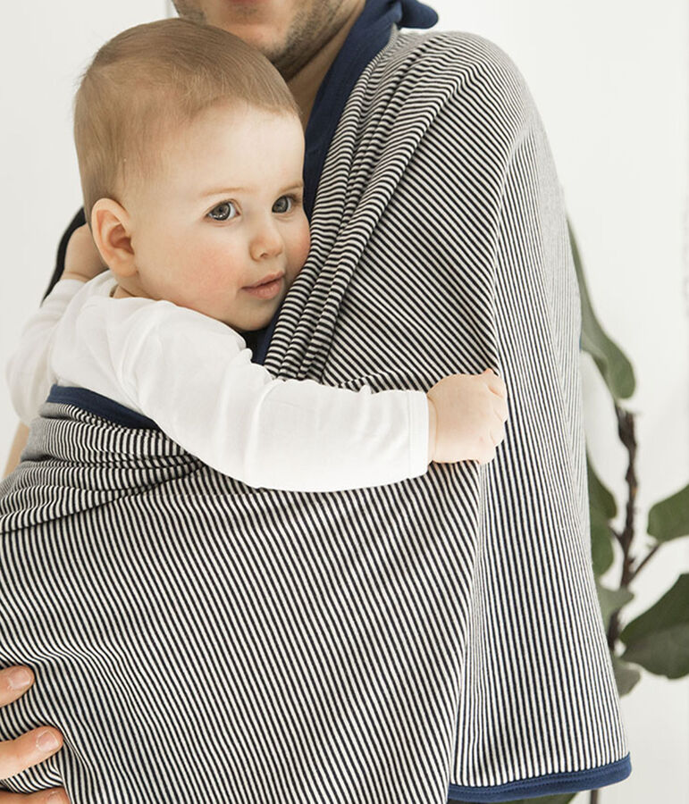 Blanket with anti-electromagnetic wave protection blue/white