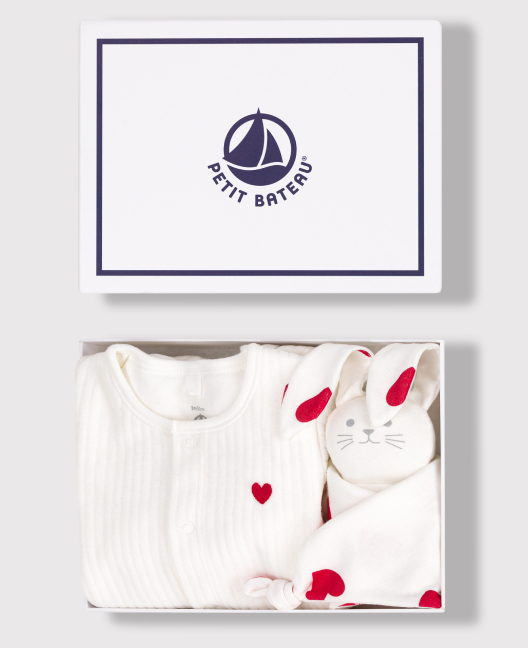 Newborn baby gift set in velvet